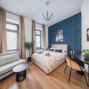 Rive By Home1